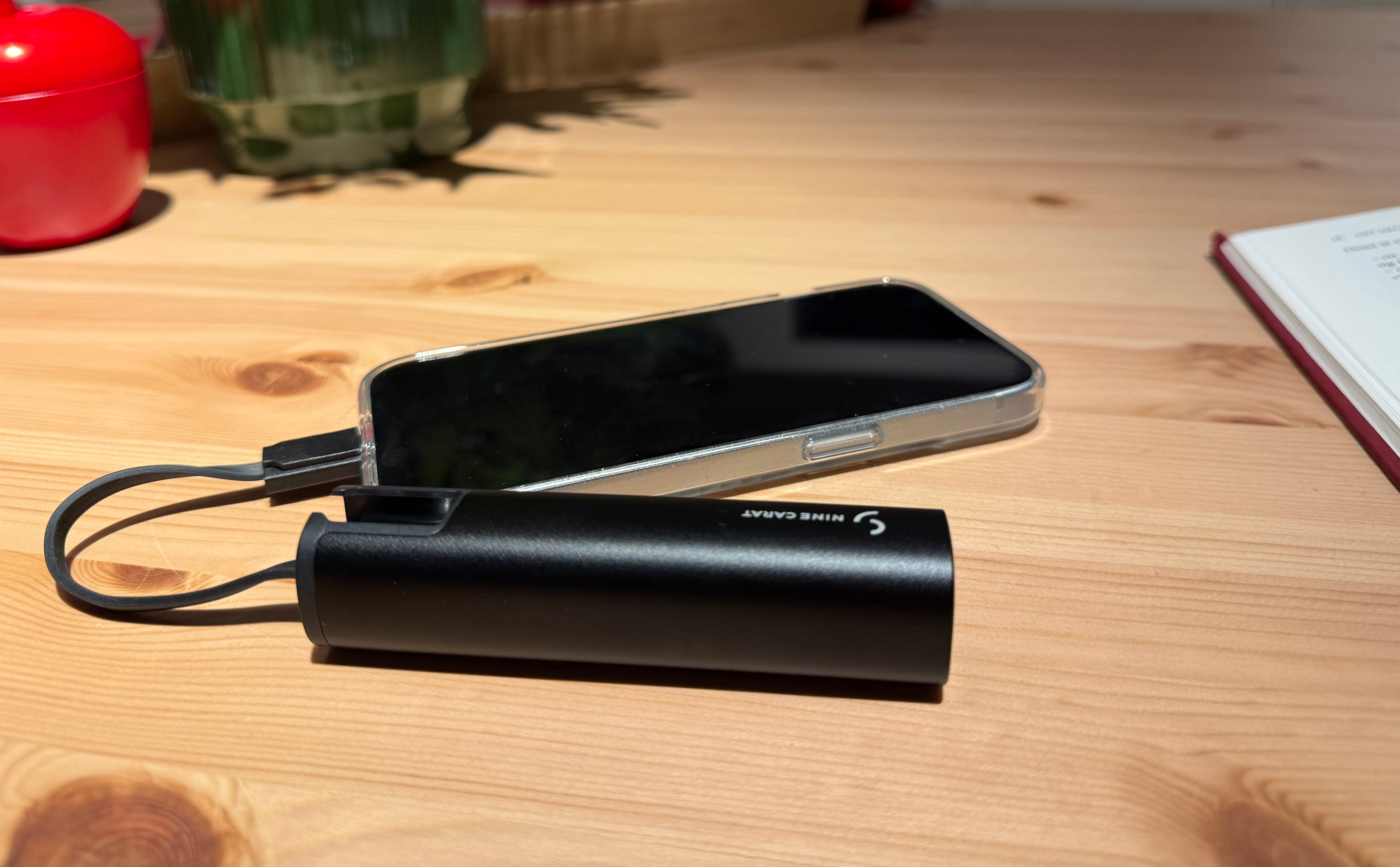 NineCarat Ultra Lightweight Power Bank (5K, Built-in Cable) Black