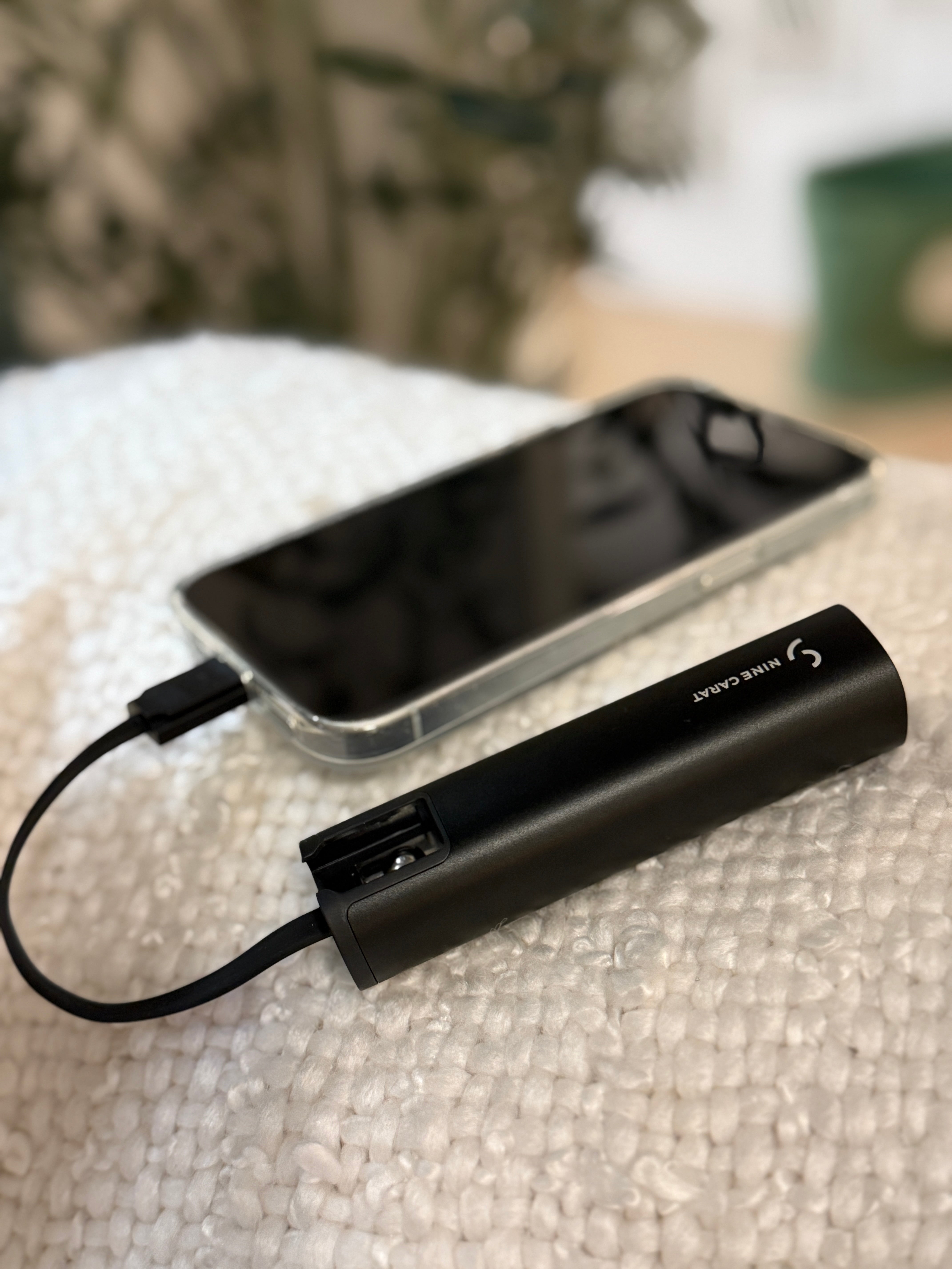 NineCarat Ultra Lightweight Power Bank (5K, Built-in Cable) Black